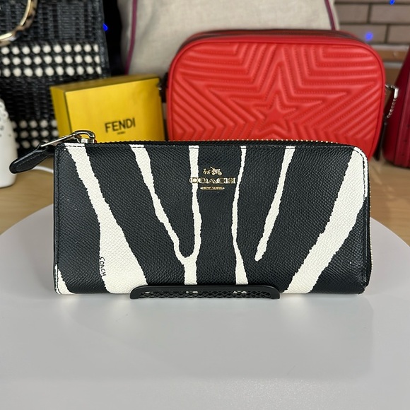 💥 COACH -S0645 - Picture 1 of 16